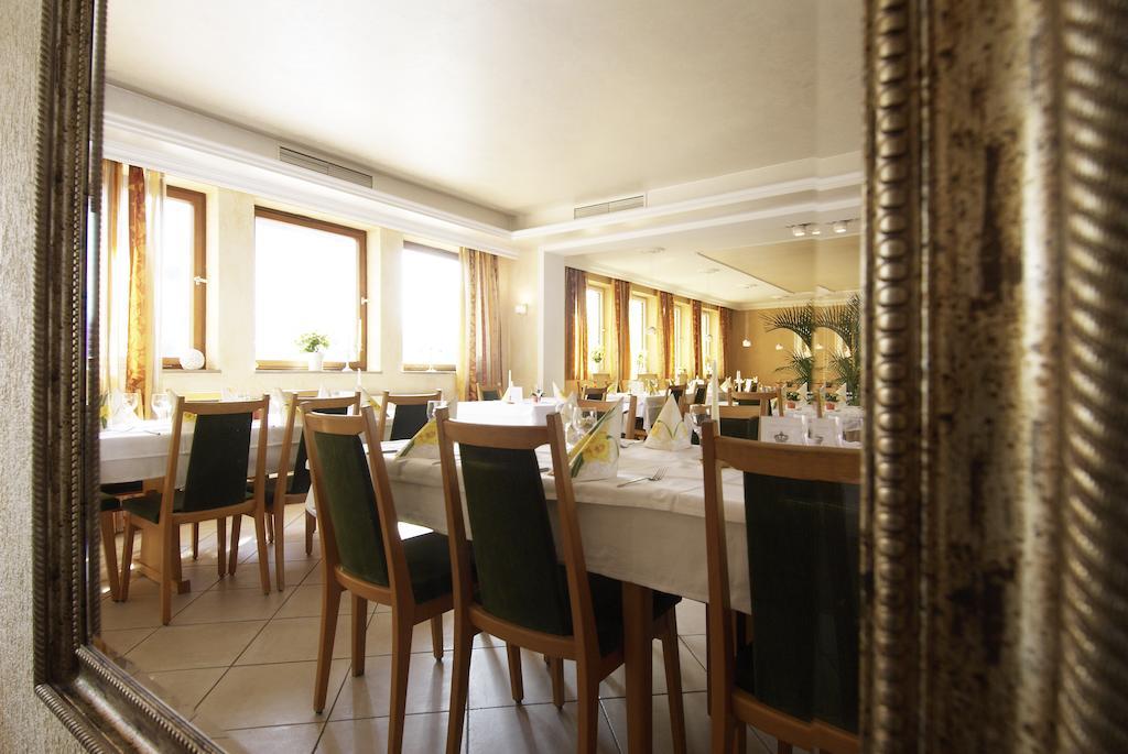 Hotel Regina Цирндорф Экстерьер фото