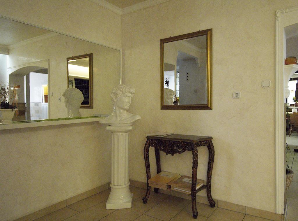 Hotel Regina Цирндорф Экстерьер фото
