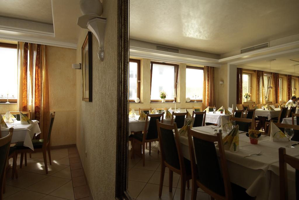 Hotel Regina Цирндорф Экстерьер фото
